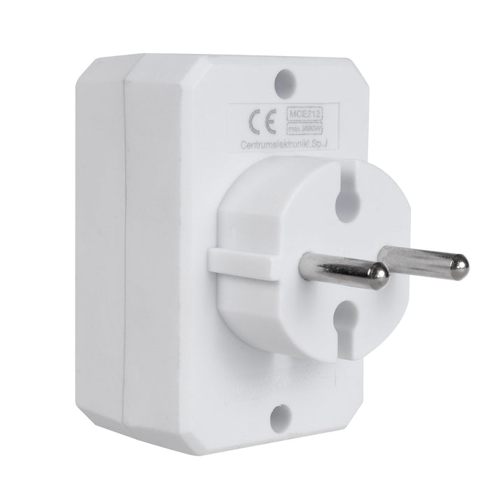 Maclean Energy MCE212 3x6A trojitá zásuvka, univerzálna zástrčka