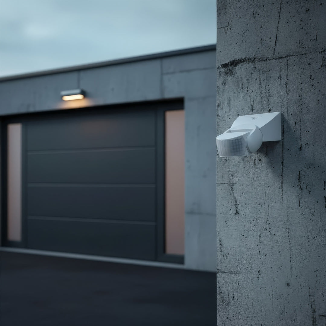 Infračervený snímač pohybu s dálkovým ovládáním IP65, max. 800 W (žárovka), max. 1200 W (LED) MCE241 Maclean Energy