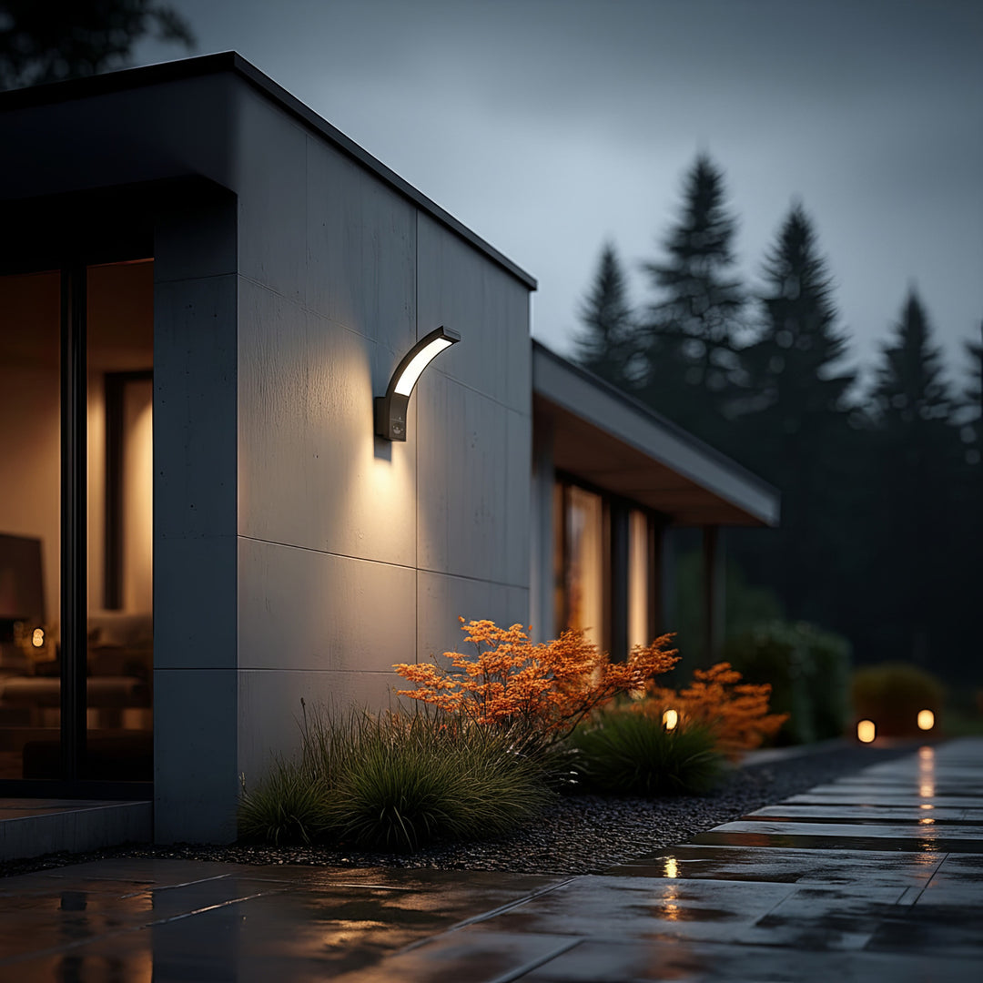 Infračervený snímač pohybu LED lampa MCE244 750lm 10W IP54 Maclean Energy