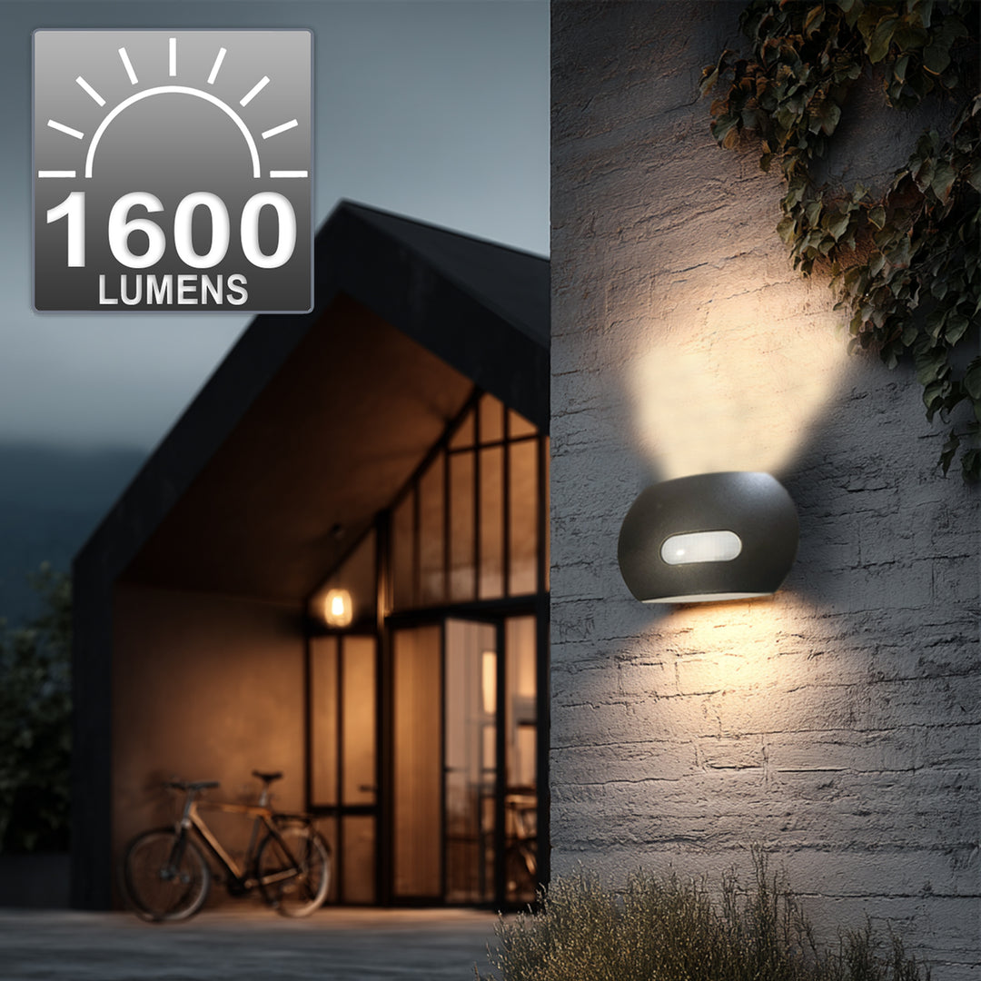 Maclean Energy MCE366 - PC+ALU, 20W (1600lm) Neutrálna biela 4000K IP65 sivá LED nástenná lampa s PIR senzorom