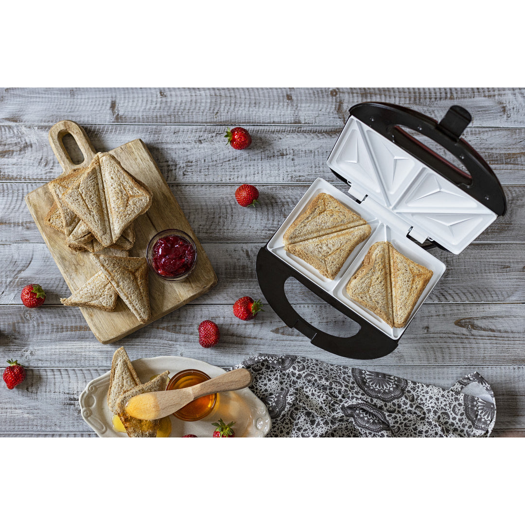 Sendvičovač Camry, keramický nepriľnavý povrch, max. výkon 850 W, CR 3018