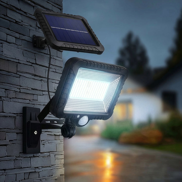 Solárny LED reflektor s pohybovým senzorom Maclean Energy IP44, 5 W, 400 lm, 6000 K (studená biela), lítiová batéria 1300 mAh, 3,7 V DC  MCE438