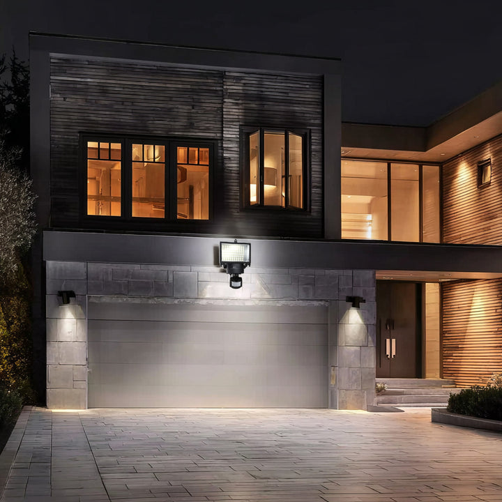 Solárny LED reflektor s detektorom pohybu Maclean Energy IP44, 6W, 360lm, 6000K studená biela, Li-ion akumulátor 2400 mAh, 5,5V DC MCE442