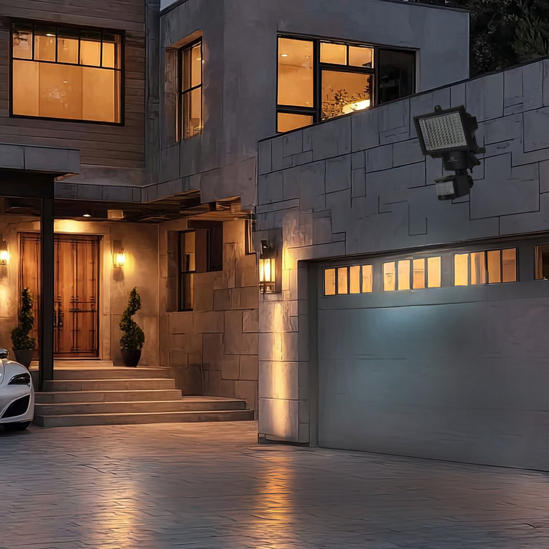 Solárny LED reflektor s detektorom pohybu Maclean Energy IP44, 6W, 360lm, 6000K studená biela, Li-ion akumulátor 2400 mAh, 5,5V DC MCE442