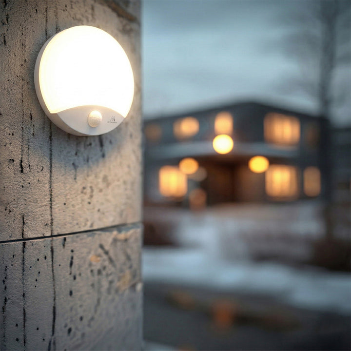 LED lampa Maclean s detektorom pohybu, infračervená, biela, 10W, IP44, prirodzená biela (4000K), 900lm, MCE357 W
