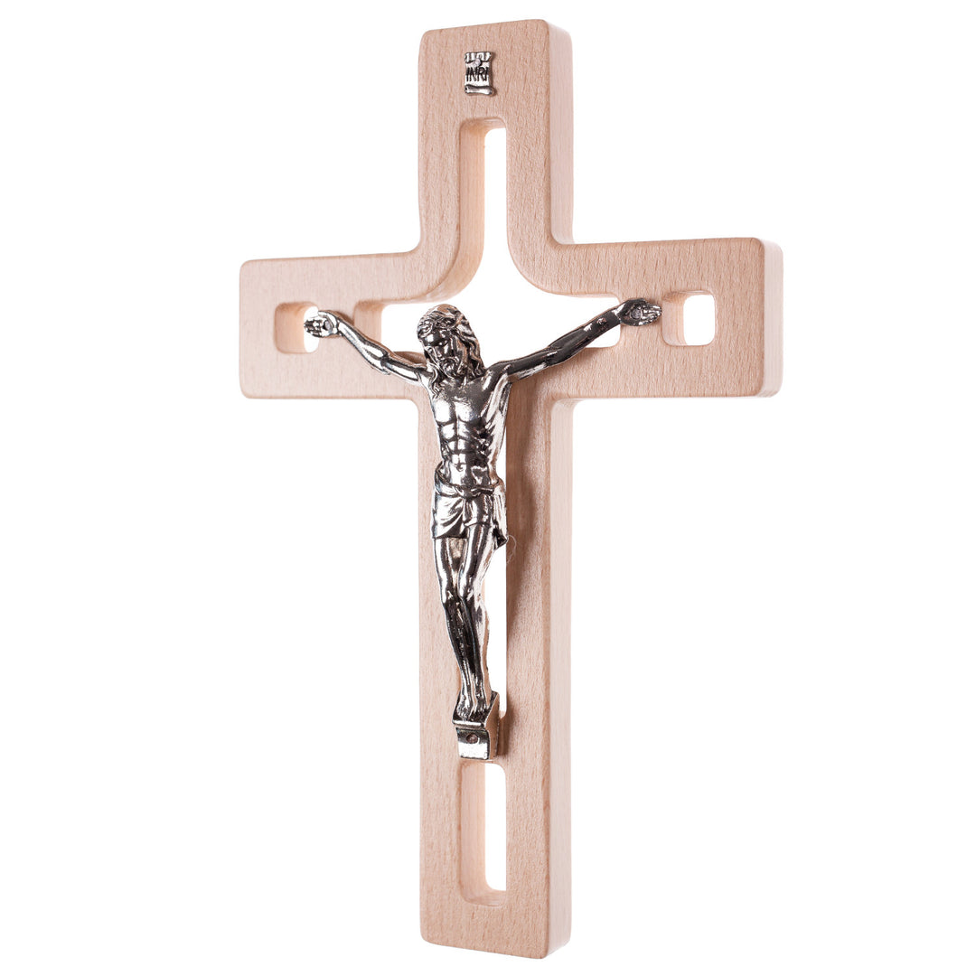 Drevený závesný kríž moderný s pasionom prírodný 18x12x1,4 cm