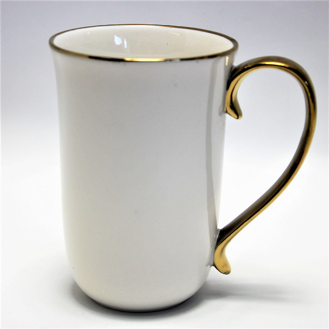 Veľký porcelánový hrnček na kávu 400ml Queen Isabell W23GD59-06426