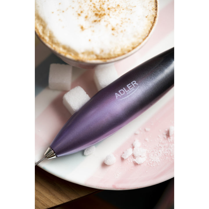 Napeňovač mlieka Adler, so stojanom, fialový a čierny, AD 4499