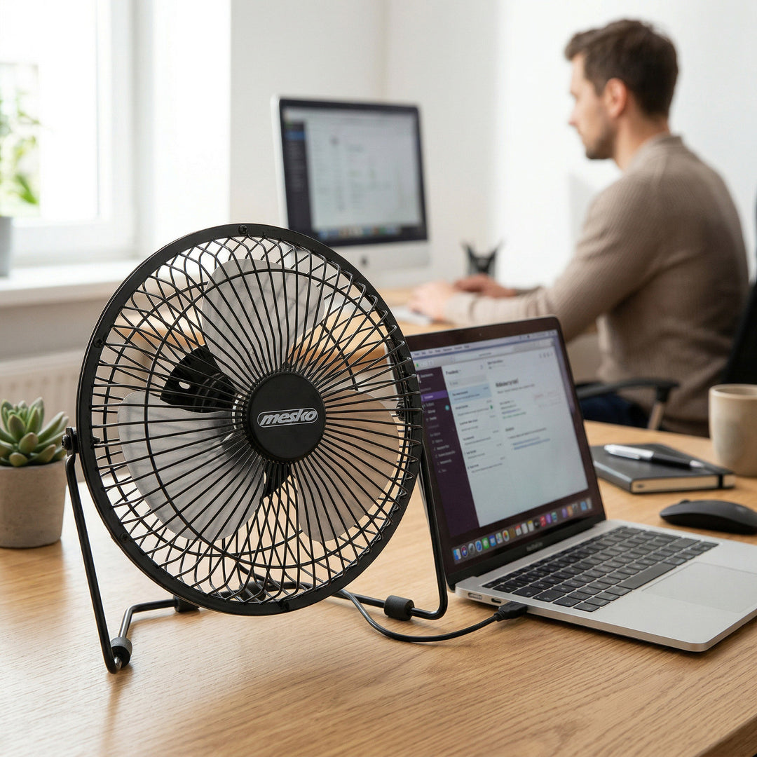 Stolný ventilátor Mesko, priemer 15 cm, napájanie cez USB, vertikálna oscilácia, MS 7322