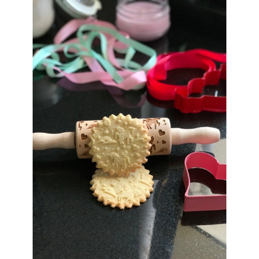 Goody Woody gravírovaný valček na tortu, 23,5 cm, bukové drevo, dizajn jednorožca