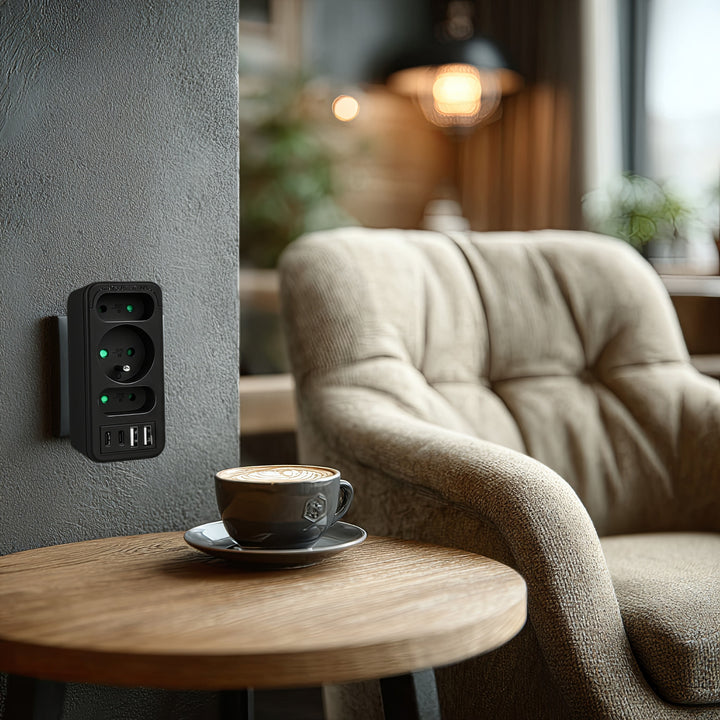 Prúdová zásuvka x3 + 4xUSB Maclean, 3-zásuvkový rozdeľovač, 2xUSB A, 2xUSB C PD 20W, 1x16A + 2x6A, MCE248 F/B