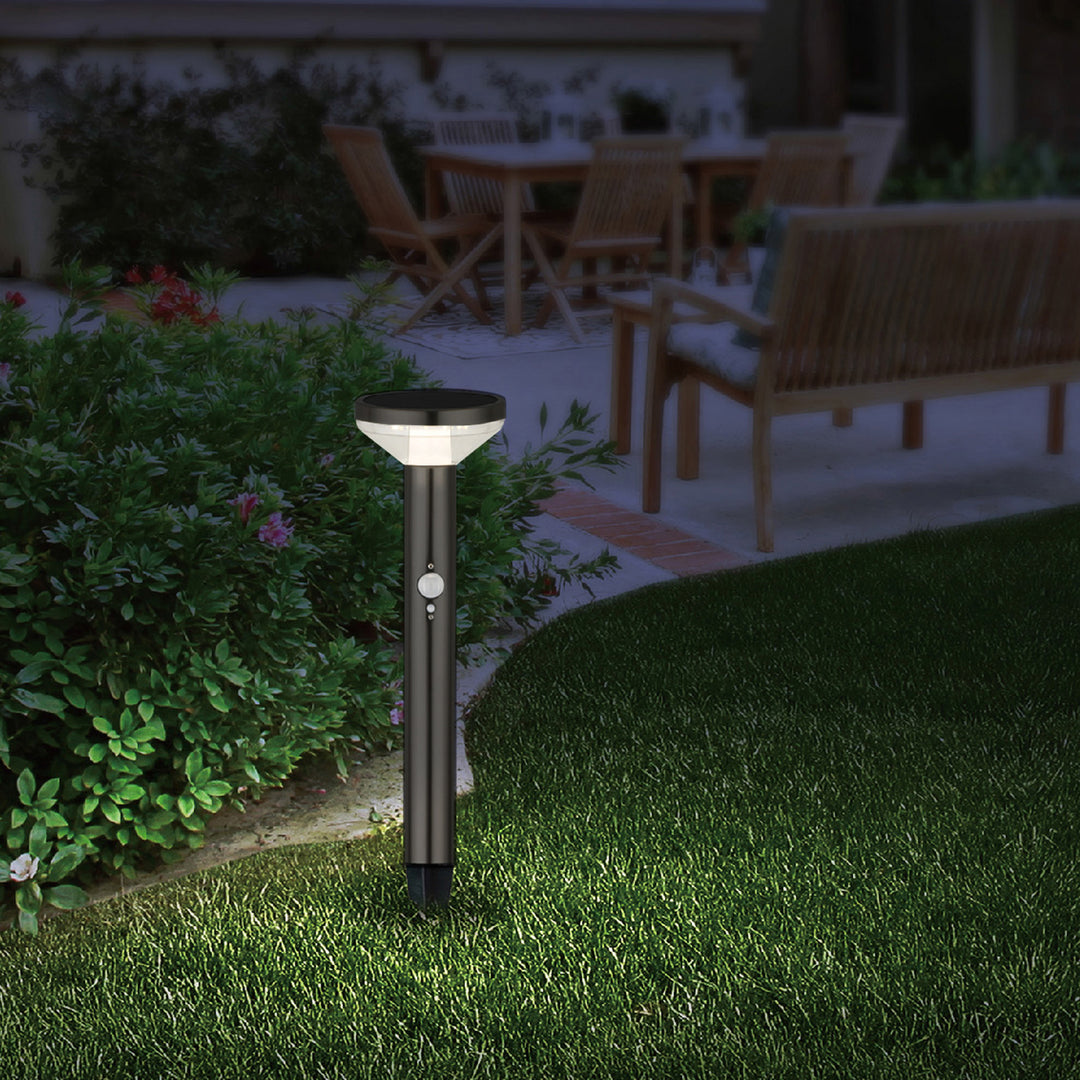 Solárne LED svetlo Maclean, so senzorom, 3 režimy, zástrčka, Li-ion 18650, IP44, 3,7 V, 1200 mAh, čierna, MCE465 B, 6 kusov