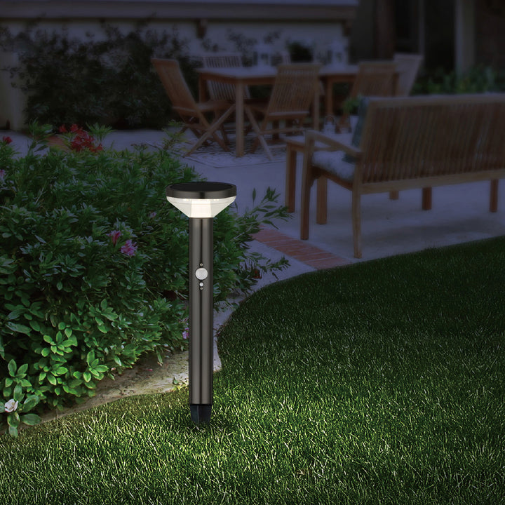 Solárne LED svetlo Maclean, so senzorom, 3 režimy, zástrčka, Li-ion 18650, IP44, 3,7 V, 1200 mAh, čierna, MCE465 B, 6 kusov