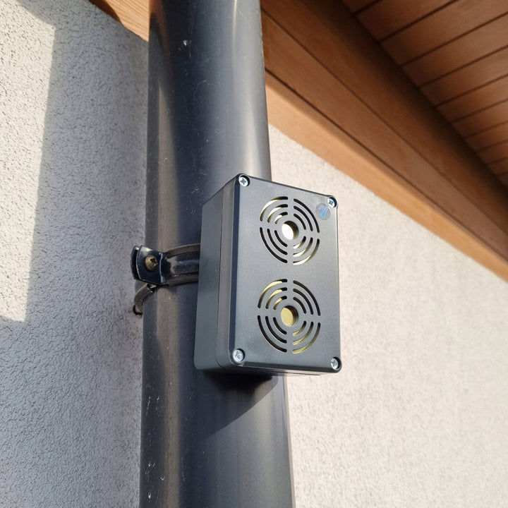 Odpudzovač hlodavcov Viano na kuny potkany myši, napájaný batériami, IP65, dosah až 200 m, OB-02