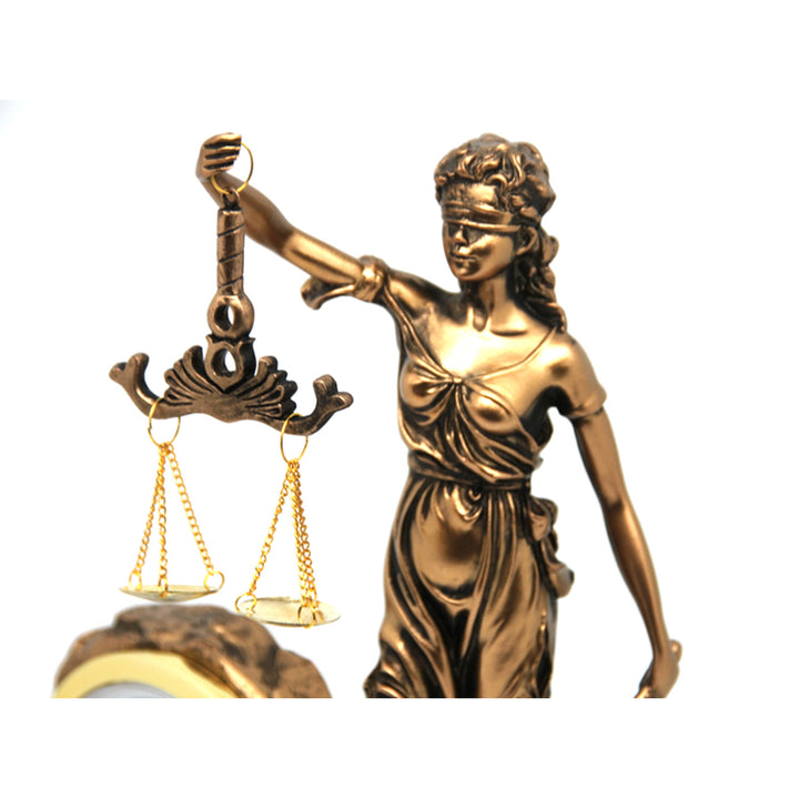 Figúrka bohyne spravodlivosti Temidy, hodiny, kráľovná Izabela