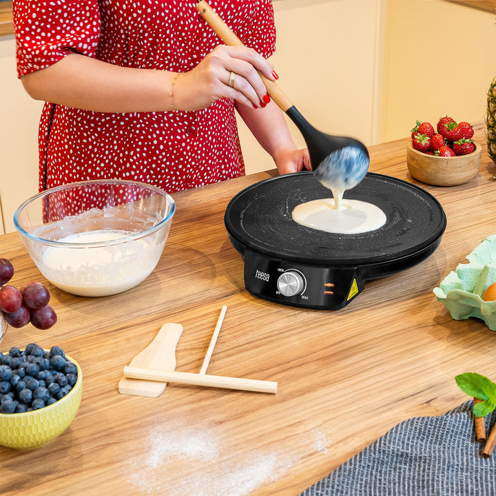 Palačinkovač Teesa, elektrická palacinková panvica, priemer platne 30 cm, výkon 1200 W, TSA3235