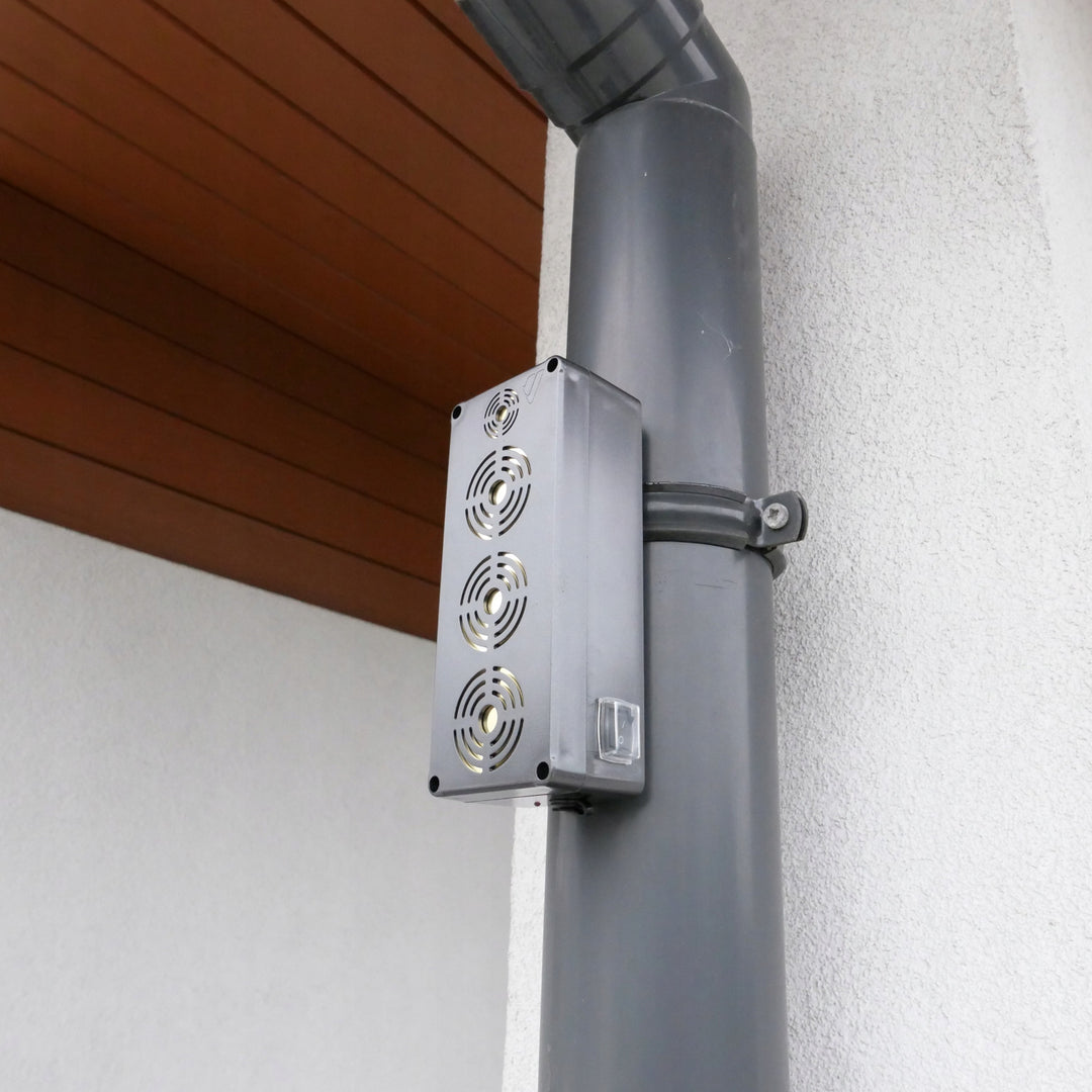 Odpudzovač Viano pre hlodavce, kuny, myši a potkany, štyri ultrazvukové vysielače, 4Ah Li-ion batéria, King