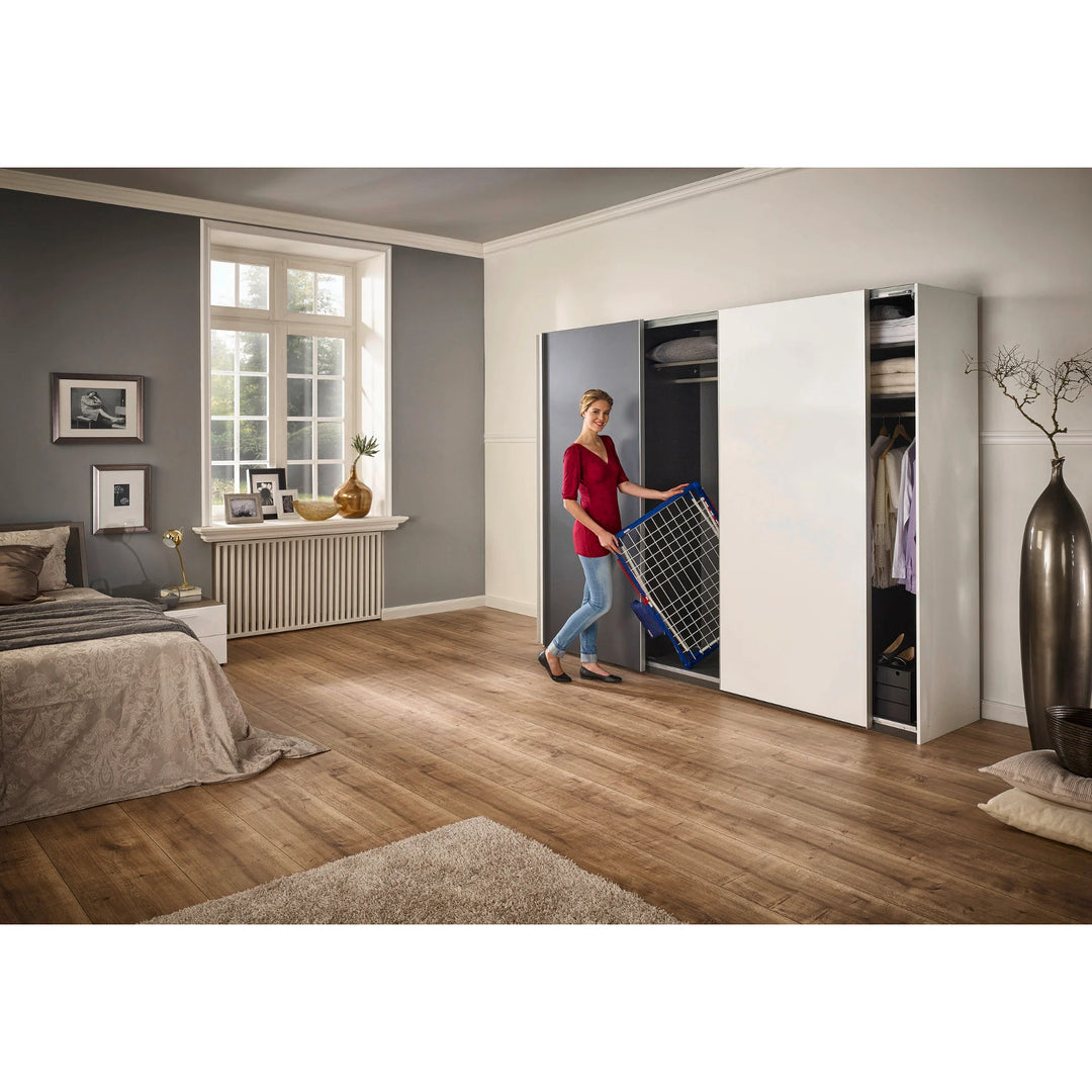 Sušiak Leifheit Pegasus 180 Solid Plus, dĺžka šnúry 18 m, stabilné paralelné nohy, odolný voči poveternostným vplyvom, 2 kolíky na bielizeň, 81510