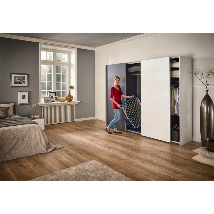 Sušiak Leifheit Pegasus 180 Solid Plus, dĺžka šnúry 18 m, stabilné paralelné nohy, odolný voči poveternostným vplyvom, 2 kolíky na bielizeň, 81510