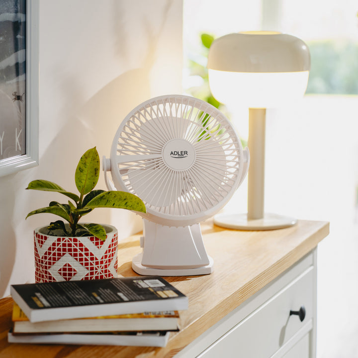 Stolný ventilátor s klipom, na batériu, 15,5 cm, otočný o 360°, USB-C, Adler