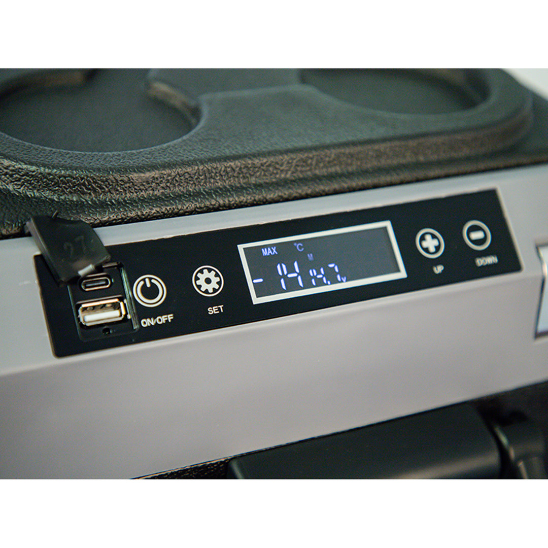 Kompresorová cestovná chladnička do auta Blow, objem 35 l, dotykový ovládací panel, 12 V, 24 V a 230 V, USB-C zásuvka, 44-208#