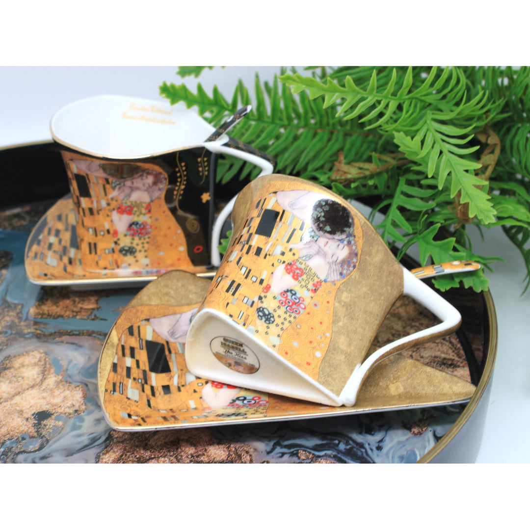 Porcelánové šálky Klimt – Bozk, 2 ks po 180 ml s lyžičkami, Queen Isabell