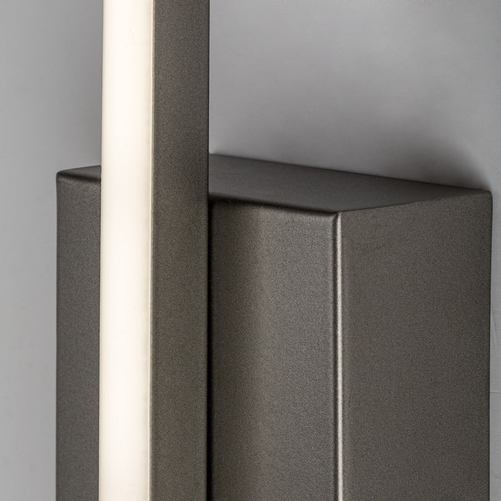 Interiérová nástenná lampa Tilmann, farba gunmetal, LED 10 W, 550 lm, 4000 K, výška 36 cm, IP44, dotykové ovládanie, 75 000