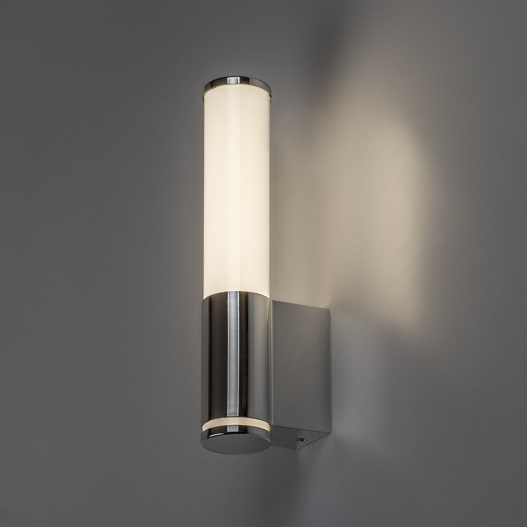 Interiérová nástenná lampa Tenero, LED 6 W, 4000 K, 600 lm, výška 29 cm, chróm, IP44, 75100