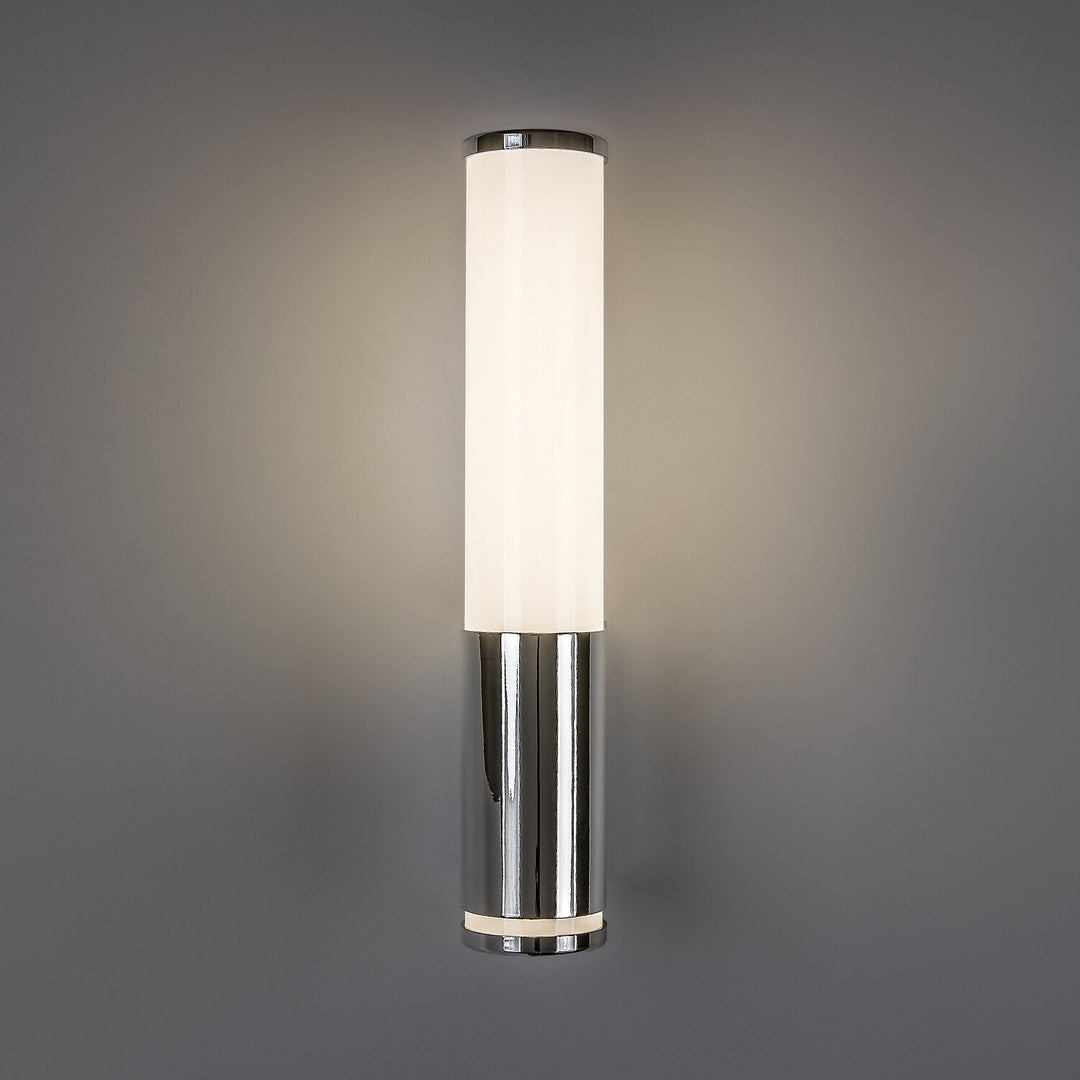 Interiérová nástenná lampa Tenero, LED 6 W, 4000 K, 600 lm, výška 29 cm, chróm, IP44, 75100