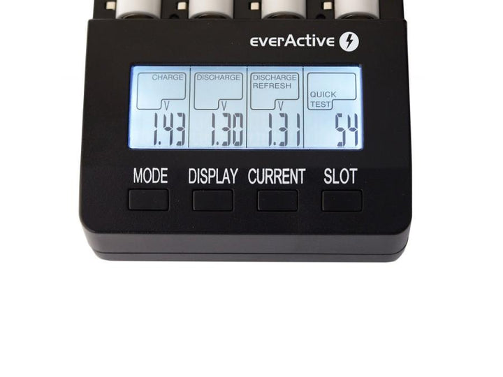 everActive NC-3000 AA AAA - riadený mikroprocesorom s meraním kapacity