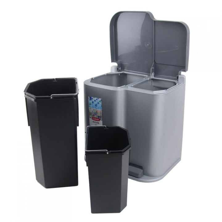 Odpadkový kôš Curver Duo Pedalbin s masívnym povrchom