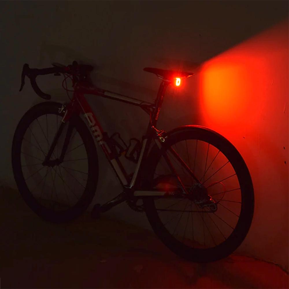 Zadné svietidlo na bicykel USB AUTO STOP súmrakový senzor Maclean Energy MCE355 COB LED max.125lm acu 450mAh