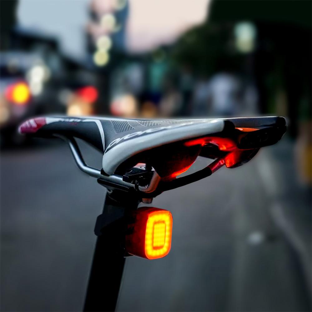 Zadné svietidlo na bicykel USB AUTO STOP súmrakový senzor Maclean Energy MCE355 COB LED max.125lm acu 450mAh