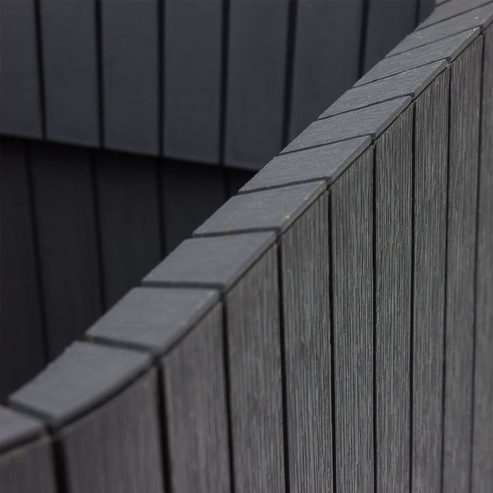 Kvetináč Keter odolný voči poškodeniu a škodlivým atmosférickým vplyvom Cube Wood Planter L antracit