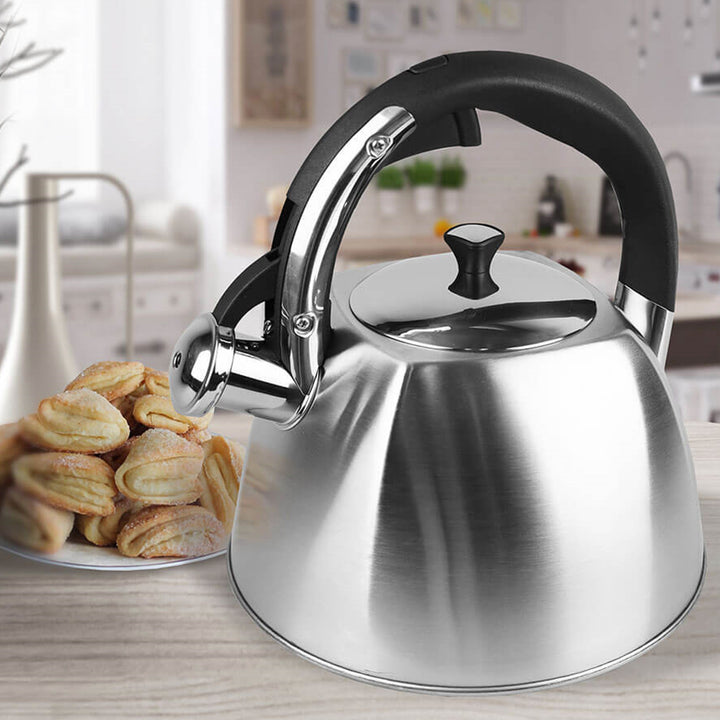 Nerezová kanvica 2,2 l Maestro MR-1333-S priemer základne 19 cm
